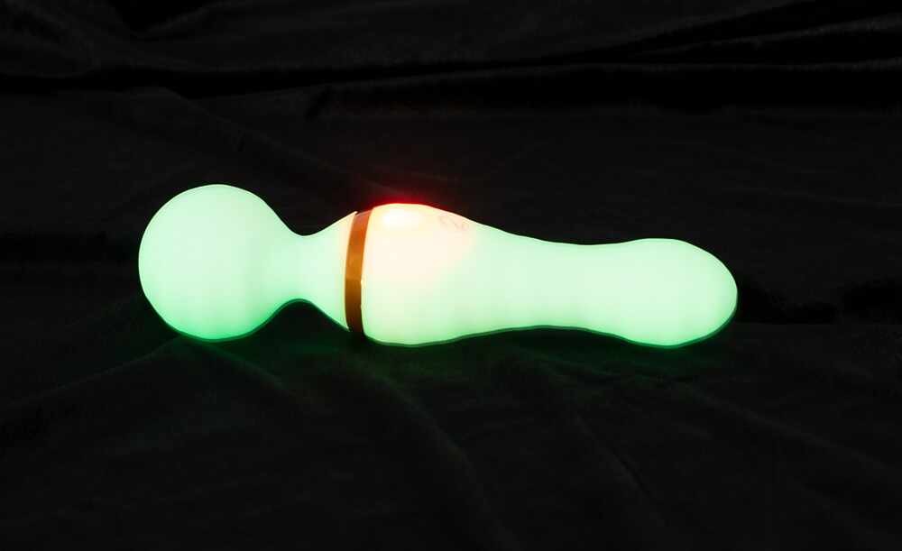 Vibrator Masaj Glow in The Dark, 9 Moduri Vibratii, Silicon, USB, IPX 7, Alb, 19.5 cm